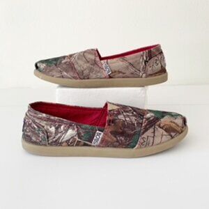 Bob's from Skechers Women's Camo Print Slip-on Shoes ~ 9